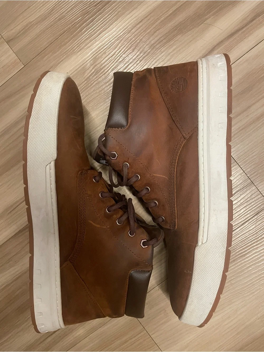 Timberland Men's Size 12 Brown Leather Chukka Boots with White Sole. Ankle boots